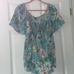 Gently Worn Torrid Top!!